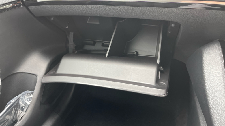 Peugeot 208 1.2 Hybrid 110 Allure 5dr e-DSC6 Petrol Hatchback